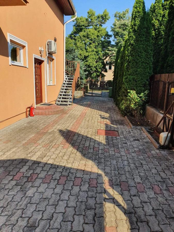 Birta Apartman Hajduszoboszlo Luaran gambar